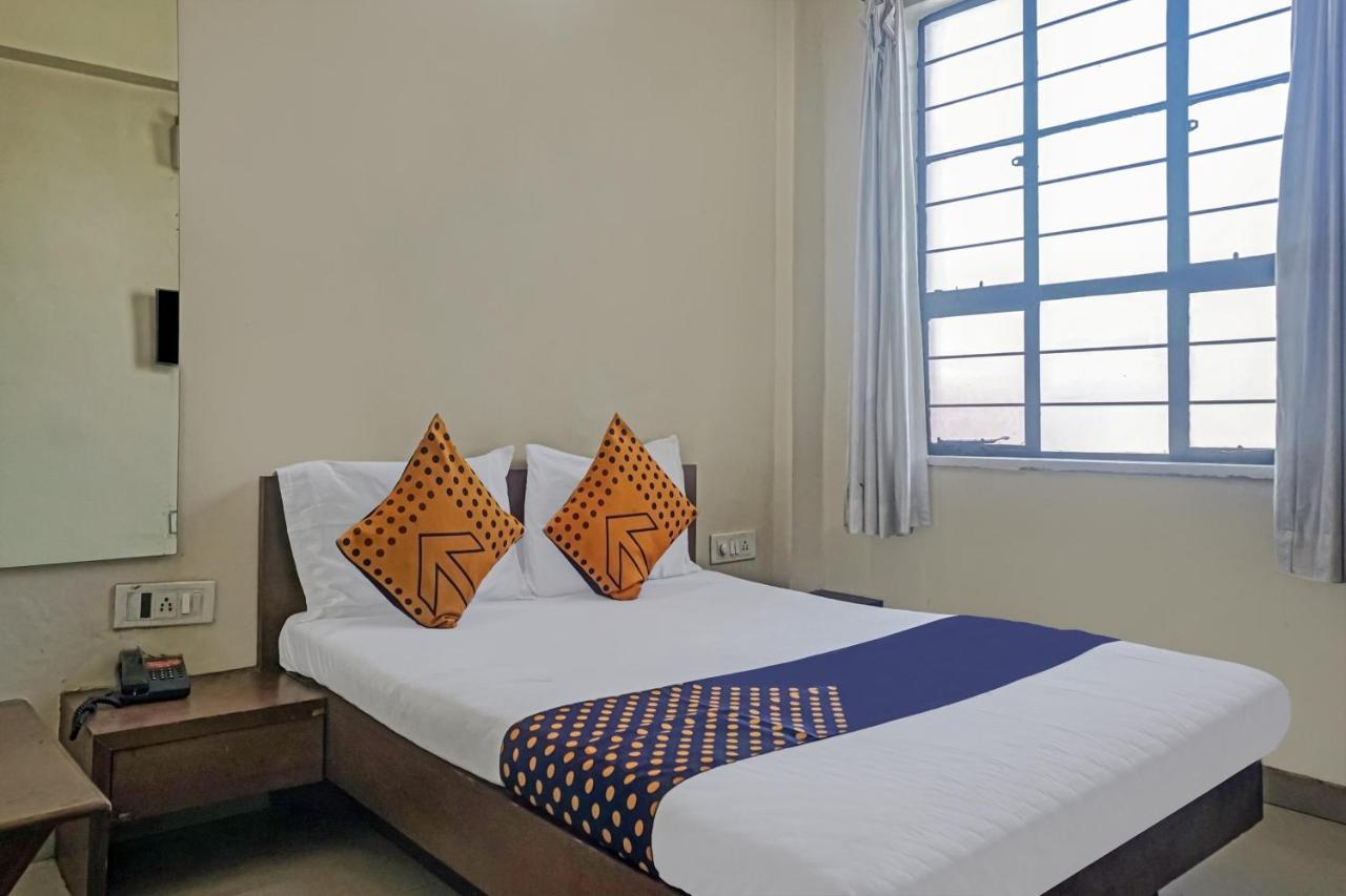 Oyo Flagship 75444 Hotel Kinara Lodging & Boarding Mangvadi Экстерьер фото