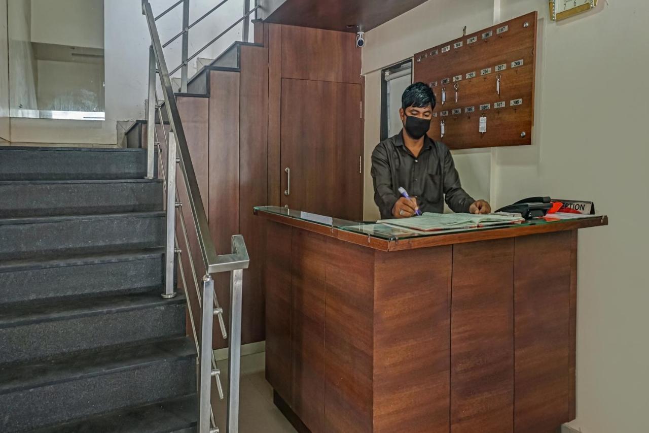 Oyo Flagship 75444 Hotel Kinara Lodging & Boarding Mangvadi Экстерьер фото
