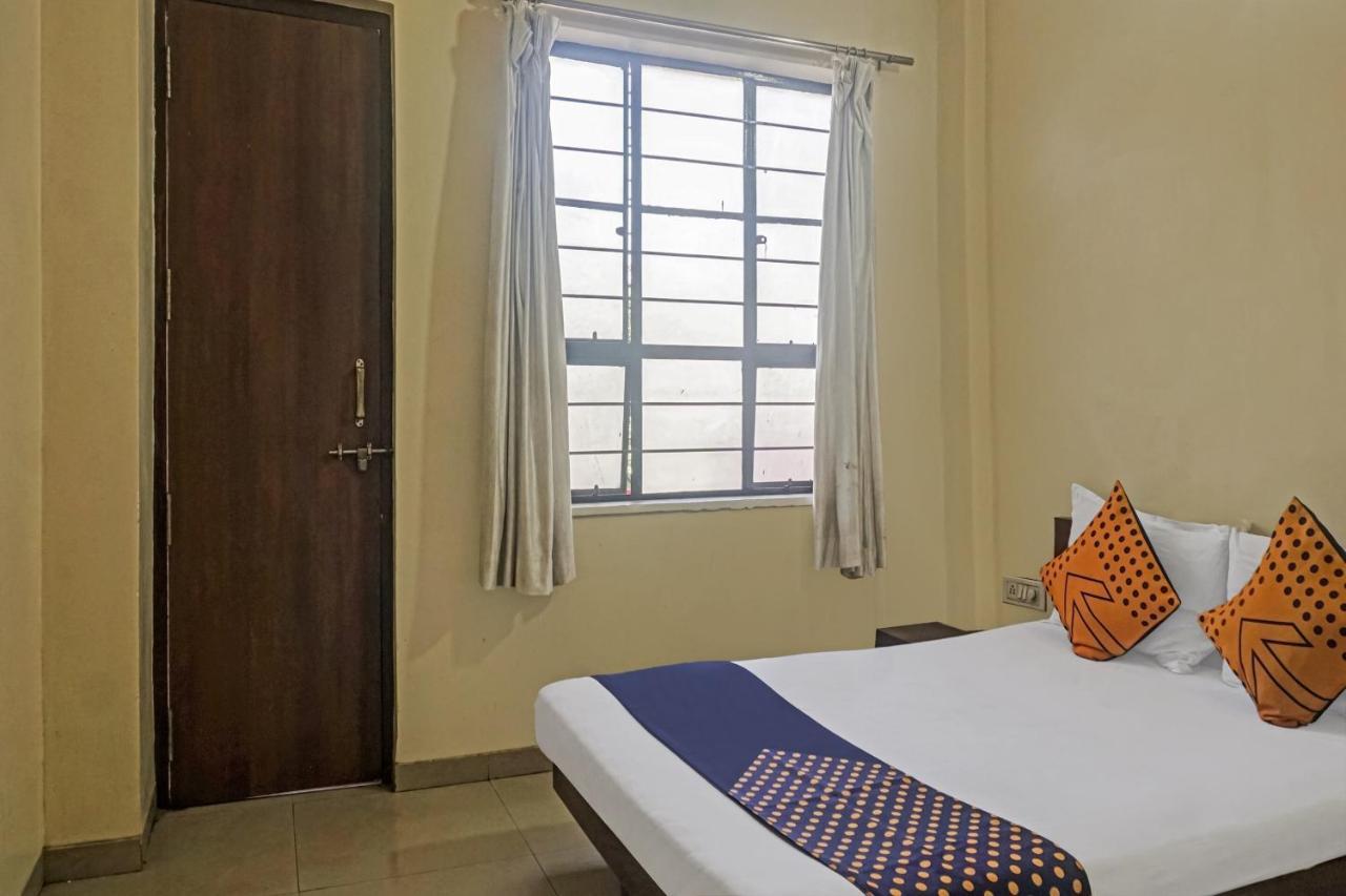 Oyo Flagship 75444 Hotel Kinara Lodging & Boarding Mangvadi Экстерьер фото